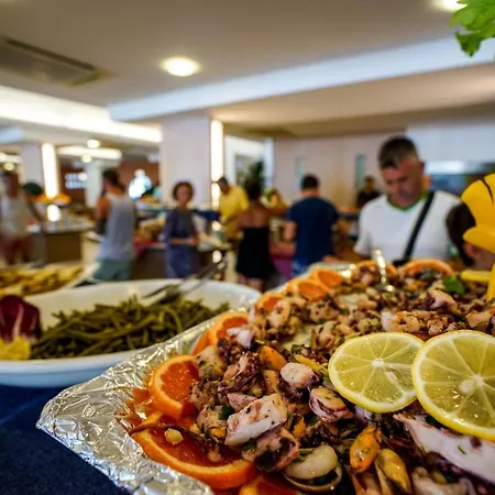 Feriested Futura Club 4*